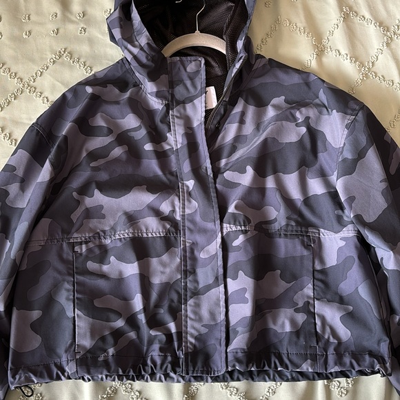 Cropped camo jacket - Picture 2 of 4